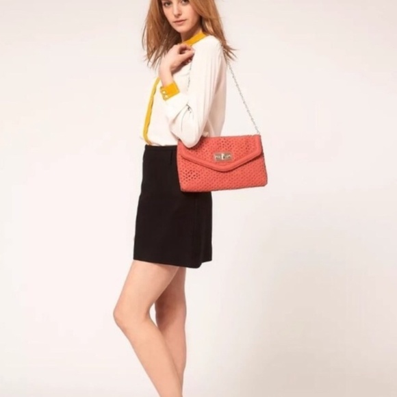 Aldo Laser Cut Coral and Gold Shoulder Bag - Picture 12 of 13